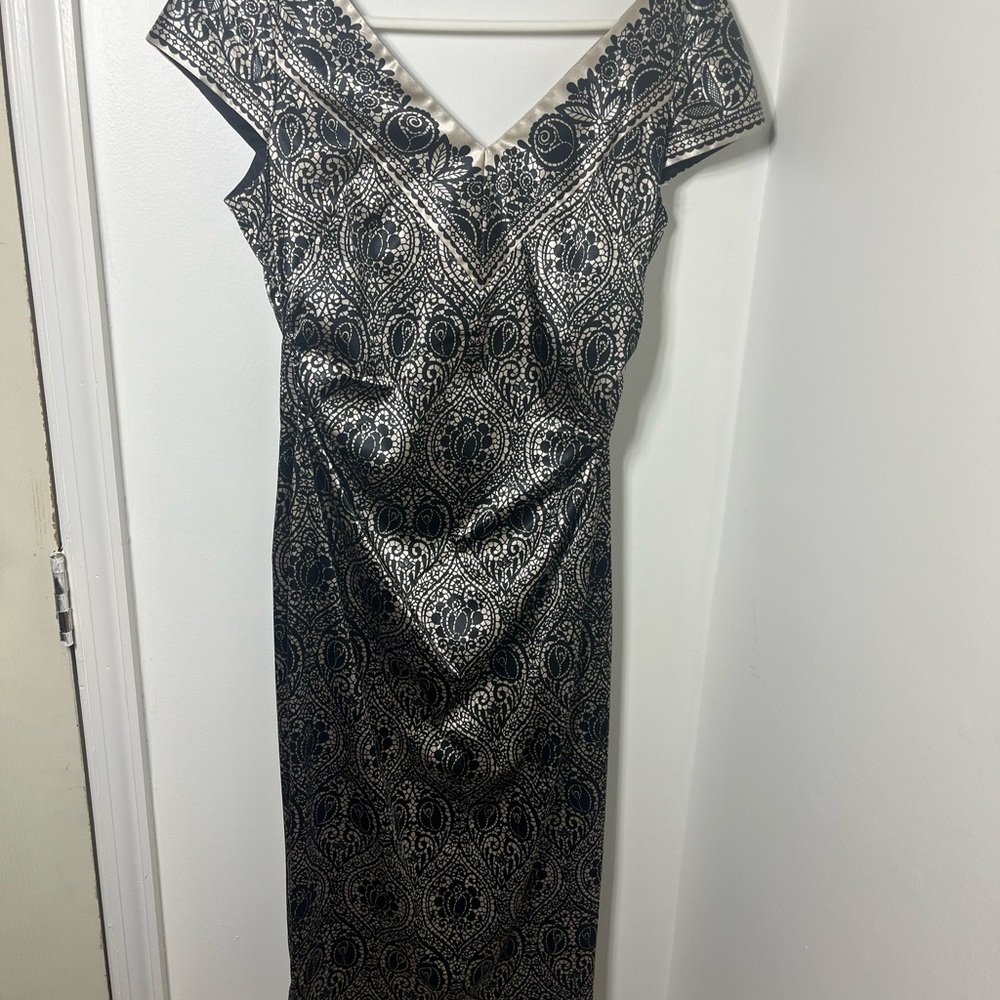 Maggy London Navy & Gold Lace Overlay Sheath Dress Size 6 Cap Sleeve Cocktail